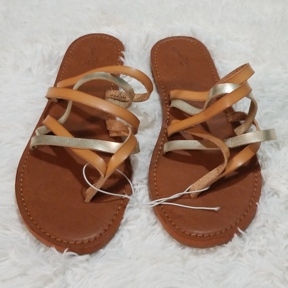 Universal Thread Gold & Tan Strappy Sandals NWOT - Picture 2 of 6